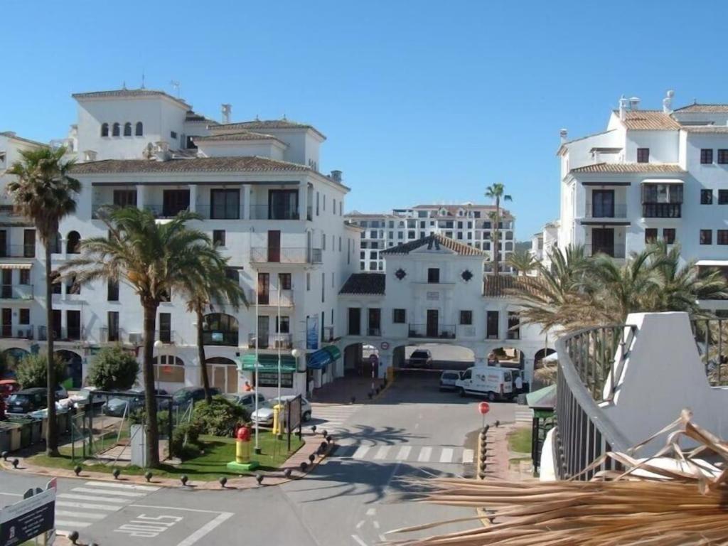 28 Mikonos Playa In Puerto De La Duquesa 2 Bed 2 Bath Apartment Ideally Located To The Beach & Marina Кастильо-де-Сабинильяс Экстерьер фото